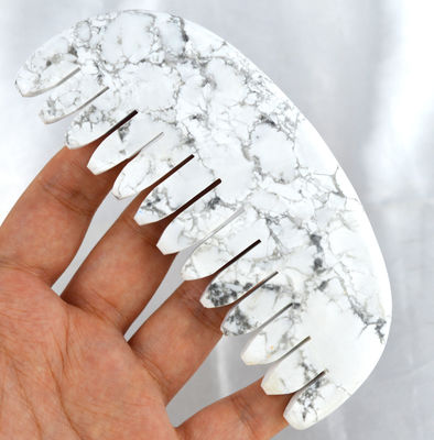 ナタラ ホワイト ターコイズ ジャード ヘア シャン Gua Sha ツール で 頭皮 の 緊張 を 軽減 する
