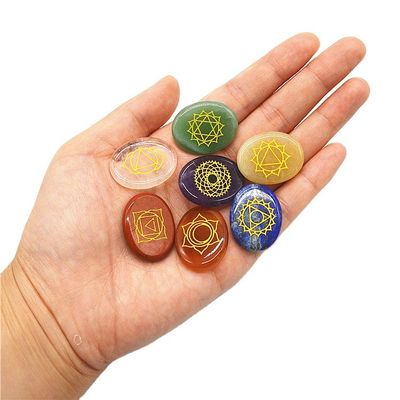 7つのチャクラストーン 身体と精神のためのセット 癒しの芸術 収集可能な石の結晶