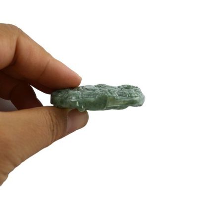 玉・エメラルド 不滅の菩薩 ドラゴン・ペンダント ネックレス 飾り付け 地域特有の中国の伝統的な像