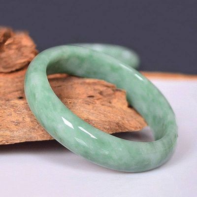 天然 の 濃い 緑色 の 玉 玉 の ブレスレット あなた の コレクション の 永続 的 な 宝石