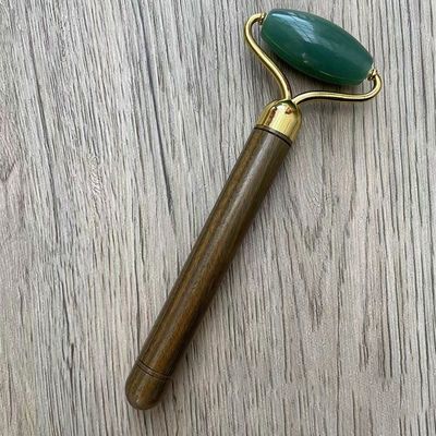グリーンアヴェンチュリンジャード 顔 ロール 顔 皮膚 ケア 木製のハンドル付きジャード マッサージ ツール オーダーメイド ロゴ 対応