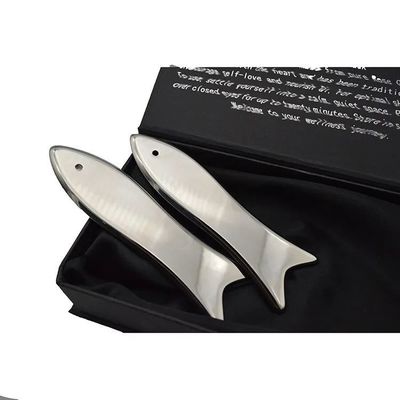 魚形ステンレス鋼ガッシャボード 顔と体の健康ケアのための伝統的な金属ガッシャマッサージツール