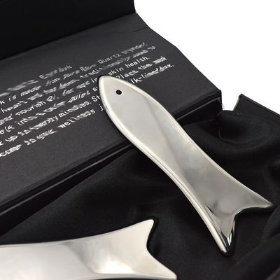 魚形ステンレス鋼ガッシャボード 顔と体の健康ケアのための伝統的な金属ガッシャマッサージツール