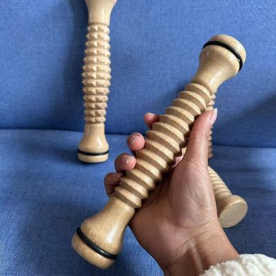 身体マッサージ機器 木製療法 足のローラー グアシャ マッサージ 身体用 グアシャ マッサージ器 脚関節炎の緩和
