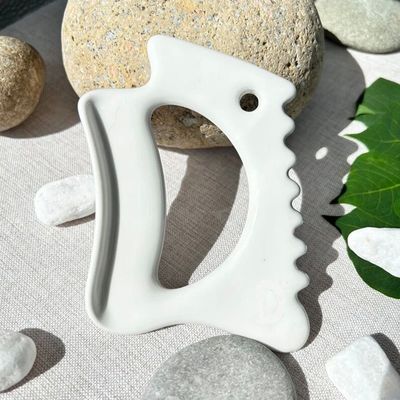 リンパ管排水のための陶磁グアシャマッサージツール 歯周形彫刻家 身体マッサージ器 皮膚ケアツール グアシャ機能陶磁