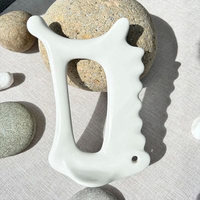 リンパ管排水のための陶磁グアシャマッサージツール 歯周形彫刻家 身体マッサージ器 皮膚ケアツール グアシャ機能陶磁
