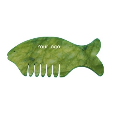 2024 魚の形 天然のXiuyan Jade Gua Sha スカルプ マッサージ カムヘッド Guasha マッサージ機 黄色の頭 マッサージ機器