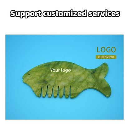 2024 魚の形 天然のXiuyan Jade Gua Sha スカルプ マッサージ カムヘッド Guasha マッサージ機 黄色の頭 マッサージ機器
