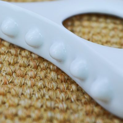 プロのグレード セラミック グアシャ スクラッピング マッサージ ツール V フェイス リフティングとリンパ管排水