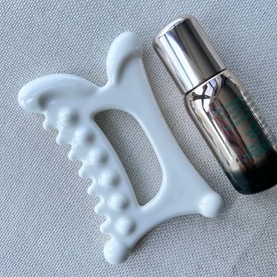 私たちのセラミックグアシャスクラッピングマッサージツールでリンパ管排水の利点を体験します 医療パーソナルケアスタイル