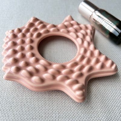 顔マッサージ器 スパ ピンクスター形 大型 セラミック グア・シャ マッサージボード カスタマイズされたロゴ付き