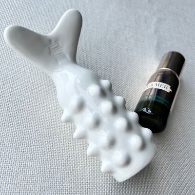 身体マッサージ機器 リンパ管排水と美容治療のための魚形のセラミックフルボディグアシャマッサージ機