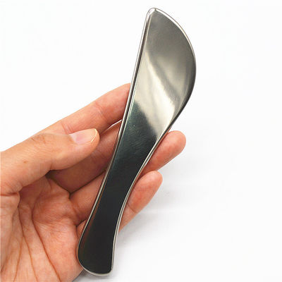 シルバー メタル グアシャ と タイタン マッサージ ツール で 皮膚 の ケア 習慣 を 改善 する