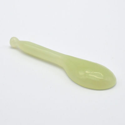 身体ケア Xiuyan Jade Gua Sha マッサージツール 健康とウェルネスのための緑色のスプーン形のGuasha Scarpingツール